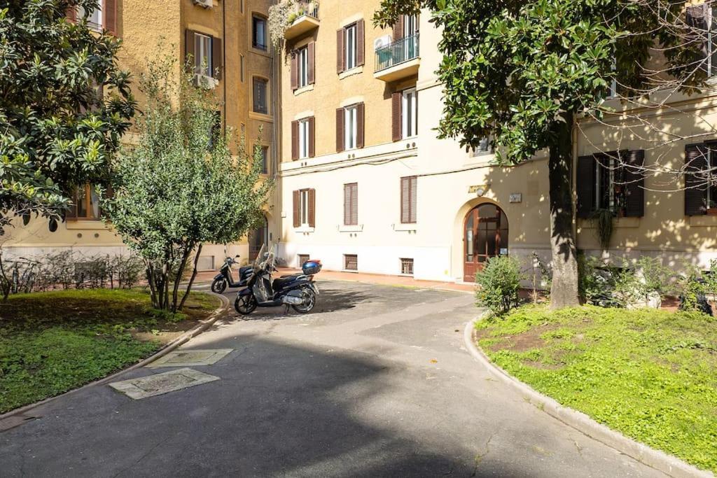 Wmr Near Vatican * Rom